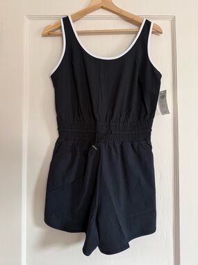 Abercrombie & Fitch Black Romper w/ White Trim – Size M Petite – NWT